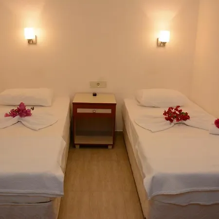 Manolya Hotel *