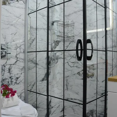 Manolya Hotel *