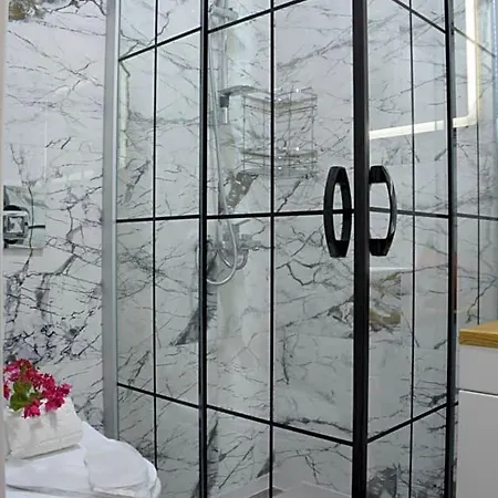 Manolya Hotel *