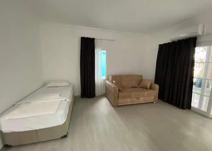 Hotel Manolya *